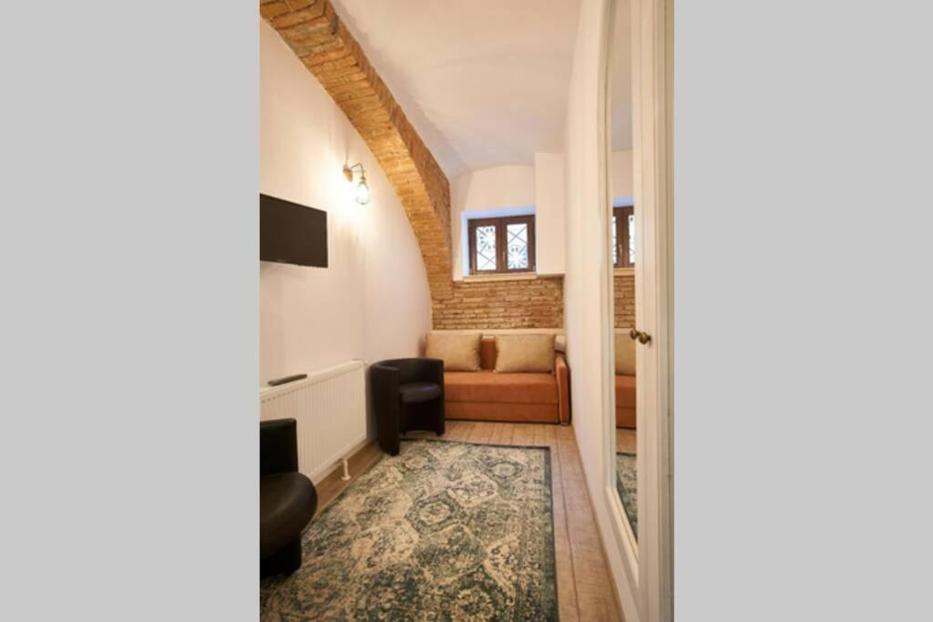 Ferienwohnung Vintage Apartament ,, Nicolux,, Centrul Vechi- Brașov Exterior foto